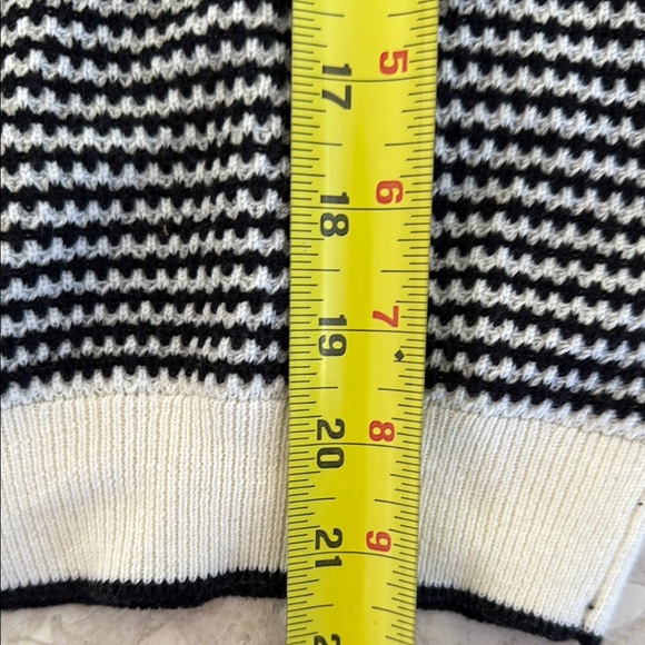Textured pullover sweater - Picture 4 of 7